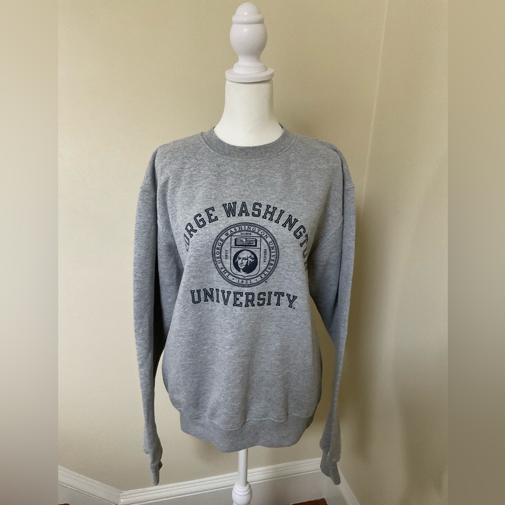 George Washington University Gray Crewneck Sweatshirt Size M
